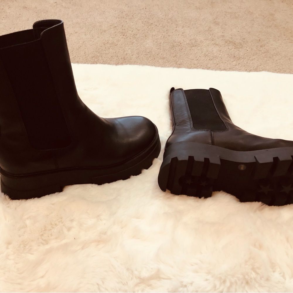 Gianni Bini leather ankle boots. Never worn.